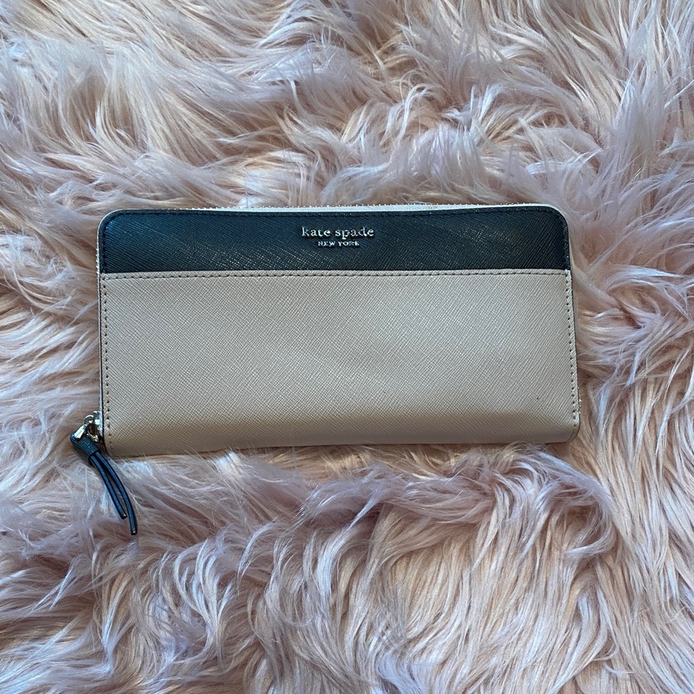 Kate Spade Black and Cream Wallet